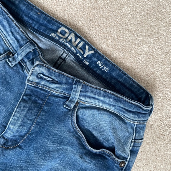 Women’s jeans - Picture 2 of 2